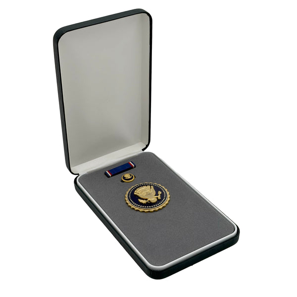 United States of America Set of 2 Medal of Freedom Pins and Lapel