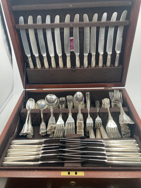 Garrard & Co. Sterling Silver 170-Piece Flatware Set in Shell & Thread Pattern